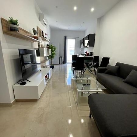 Brand New Appartement Of Two Bedrooms In Sliema Bagian luar foto