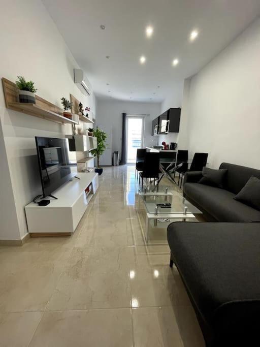 Brand New Appartement Of Two Bedrooms In Sliema Bagian luar foto
