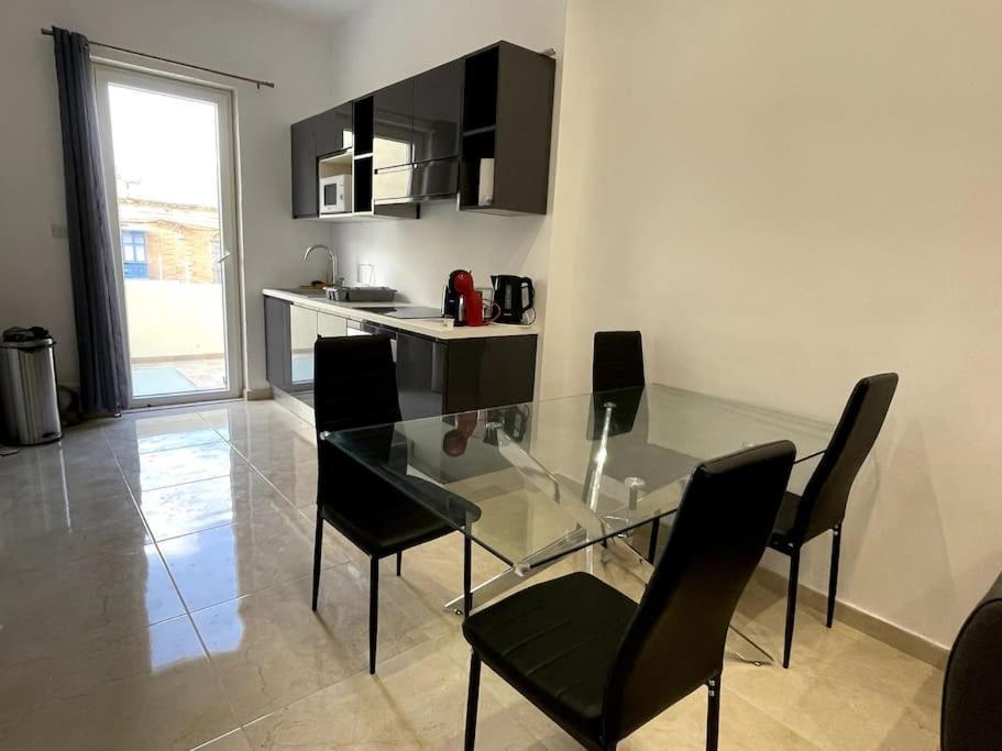 Brand New Appartement Of Two Bedrooms In Sliema Bagian luar foto