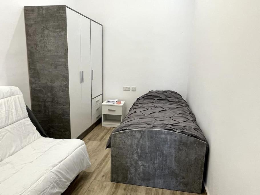 Brand New Appartement Of Two Bedrooms In Sliema Bagian luar foto